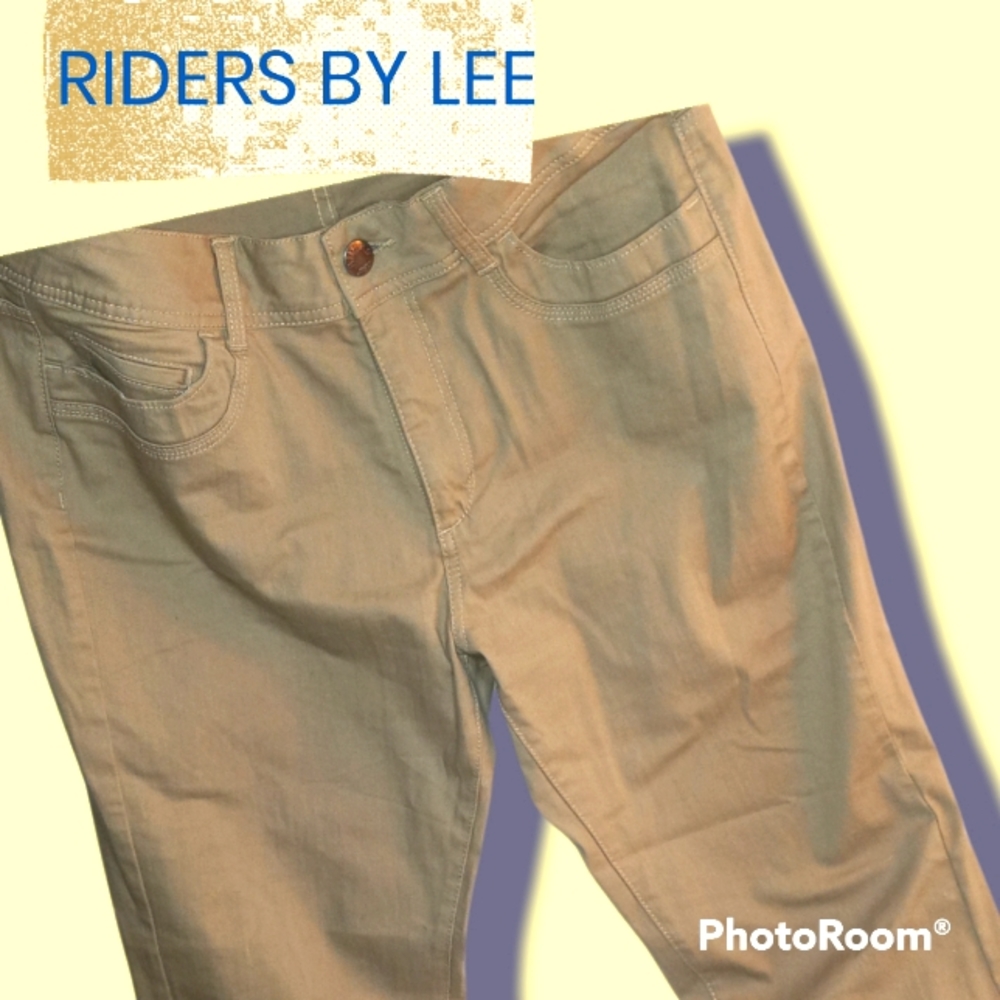 Riders by Lee like new